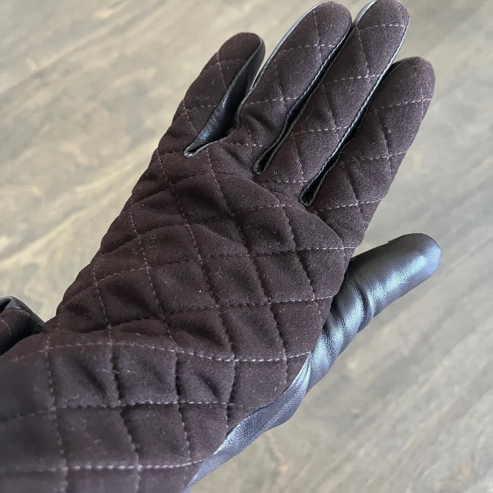 Leather gloves
